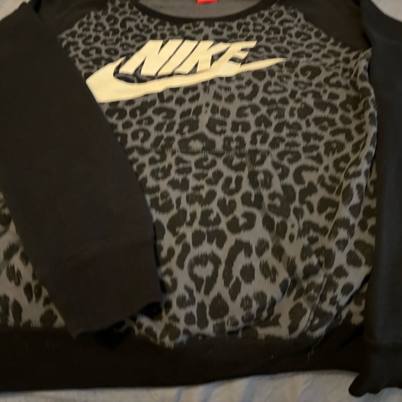 Women’s Black Cheetah Nike Sweater Swoosh Size Small Comfy Crewneck - Picture 6 of 14